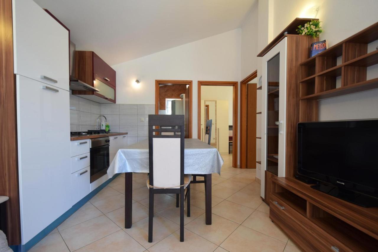 Holiday Home Pere Malinska Esterno foto