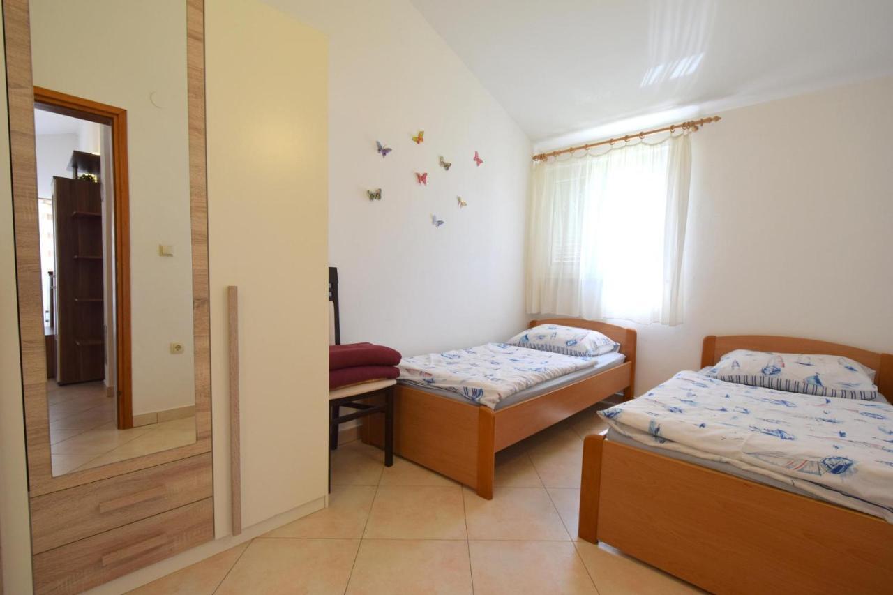 Holiday Home Pere Malinska Esterno foto